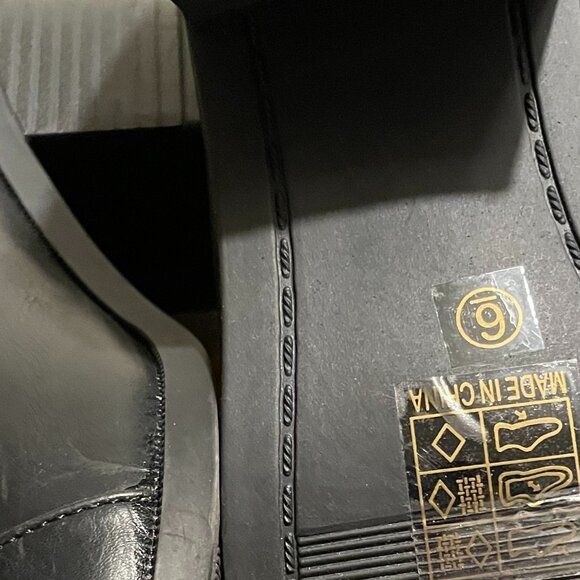 Basic Black Shoe Boots - Picture 7 of 7